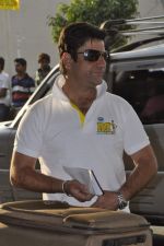 at CCL Cricket stars snapped at the airport in Mumbai on 11th Jan 2012 (13).JPG